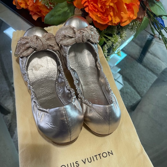 Louis Vuitton Metallic Leather Amulet Flats 37.5 - Picture 6 of 9